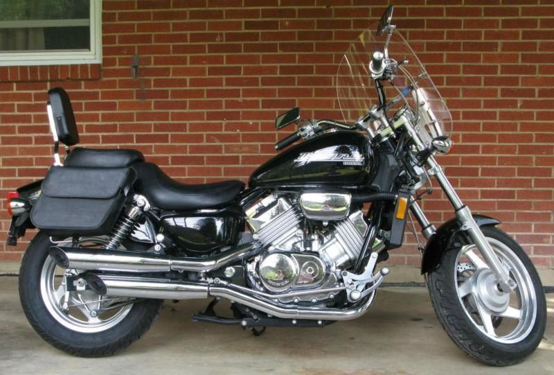 Honda VF 750 Magna (v45)