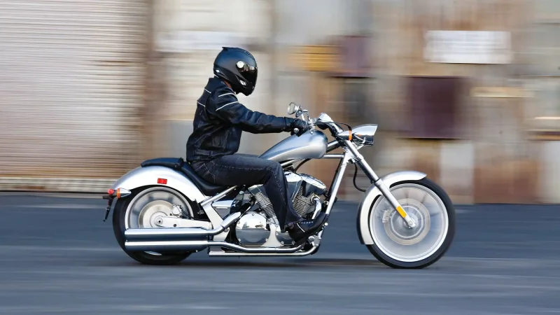 Мотоцикл Honda vt1300cx