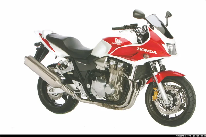 Модель мотоцикла Honda CB 1300
