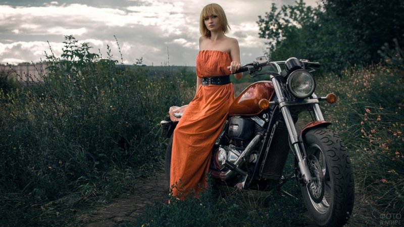 Советские мотоциклы и девушки