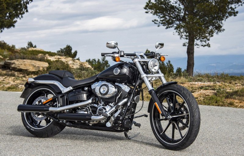 Чоппер Harley Davidson Breakout