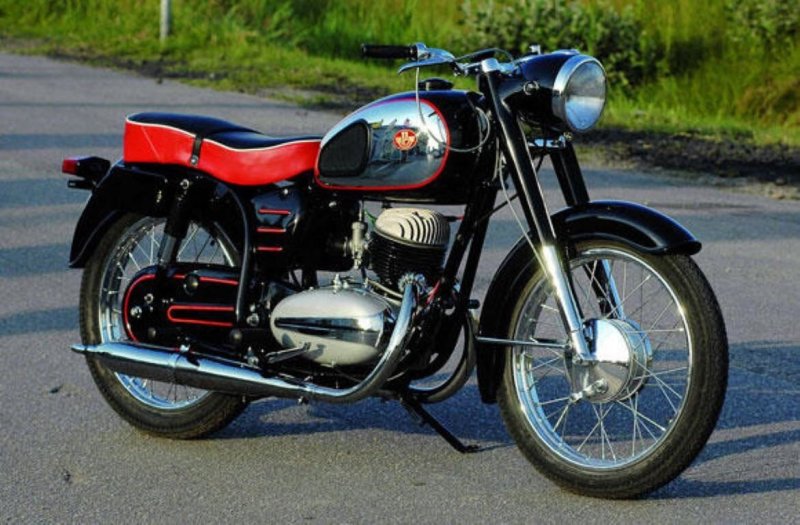 Паннония мотоцикл