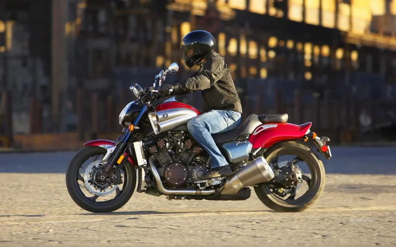 Ямаха v Max 2010