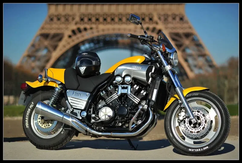 Yamaha v-Max 1200 с водителем