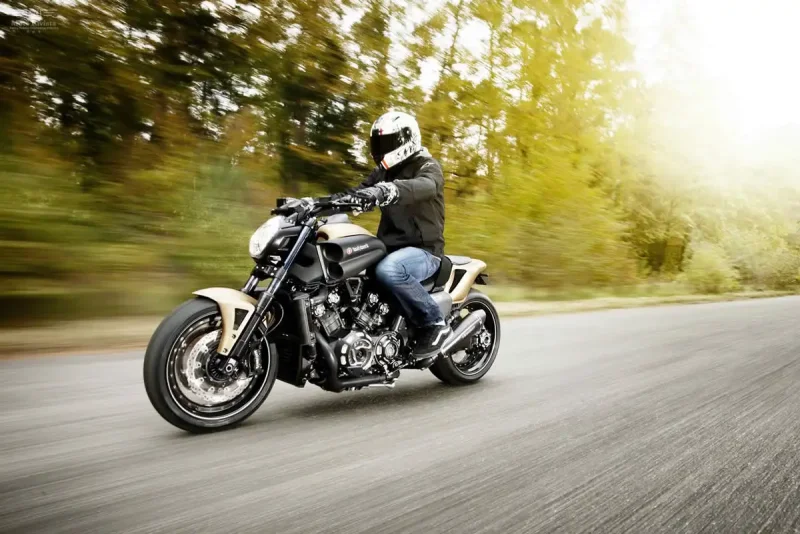 Yamaha v-Max 1700