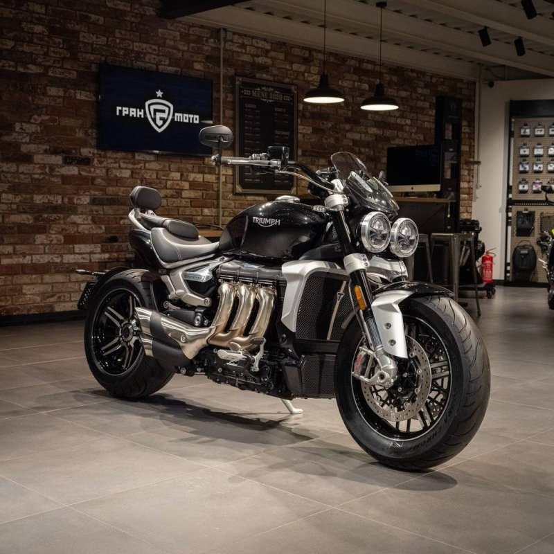 Мотоцикл Triumph Rocket 3