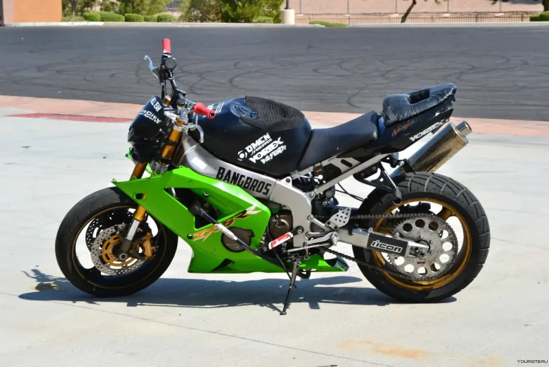 Yamaha r6 трюковой