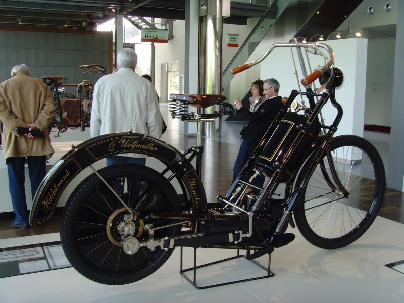 Мотоцикл Hildebrand & Wolfmuller 1894