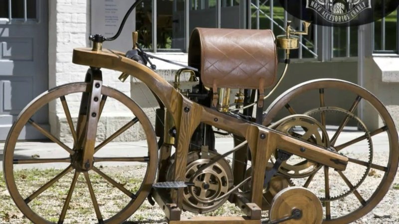 Готлиб Даймлер мотоцикл 1885