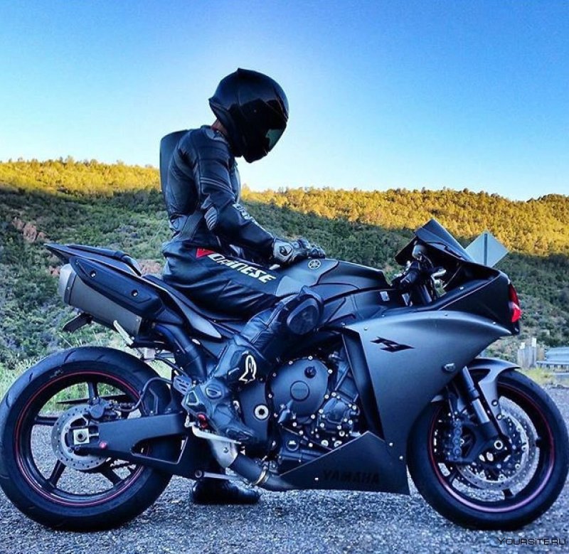 Сузуки GSX R 600 девушка