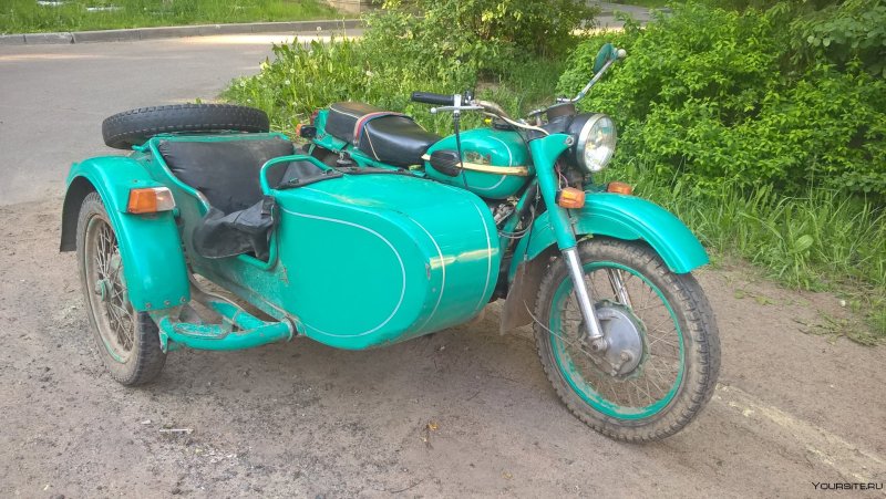 Мотоц икл Урал с Люлько