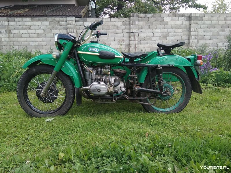 Мотоцикл Урал зеленый