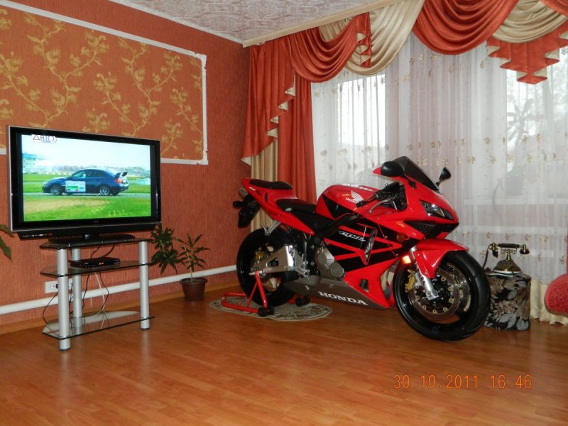Мото в квартире