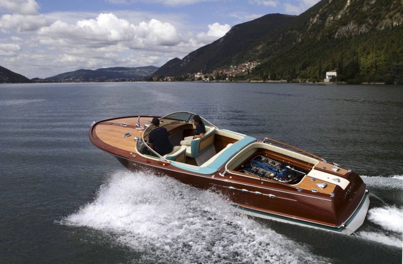Лодка Riva Aquarama
