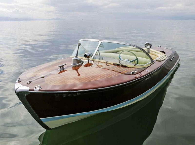 Моторная лодка Riva