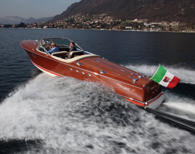 Riva лодка Комо