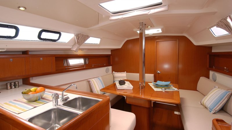Oceanis 34