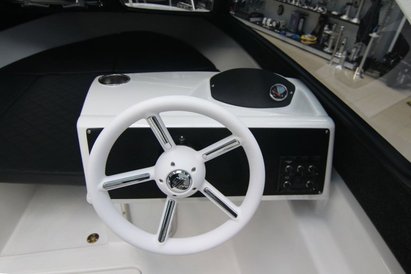 Катер Phoenix 530ht