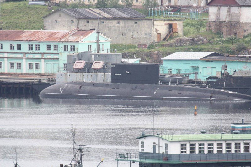 Подводная лодка в Обнинске памятник
