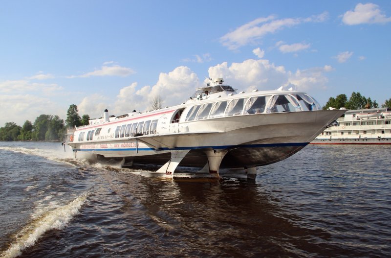Метеор судно на подводных крыльях