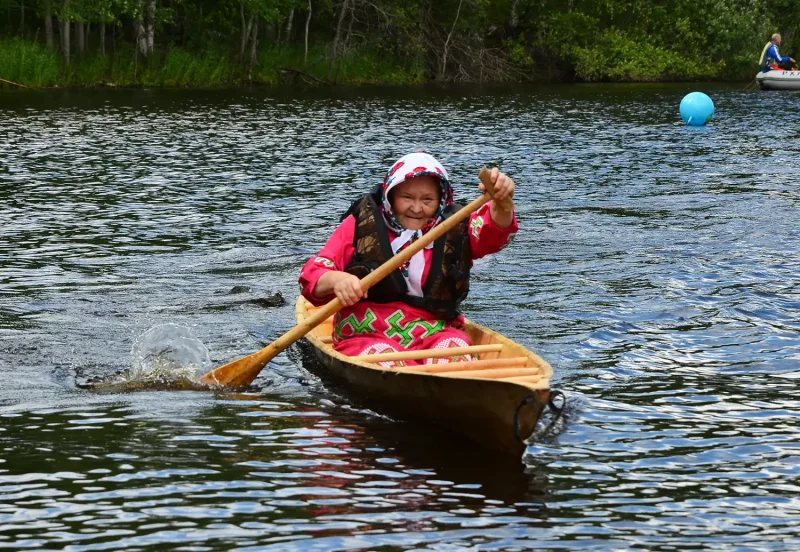 Первая деревянная лодка