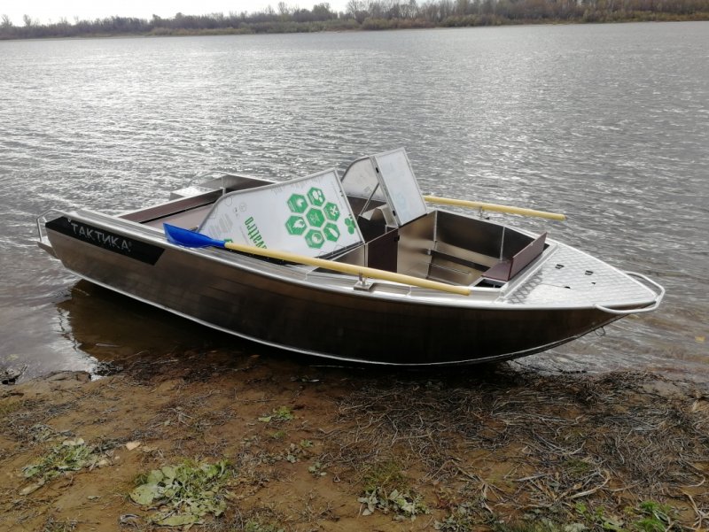 Лодка тактика 390 РМ