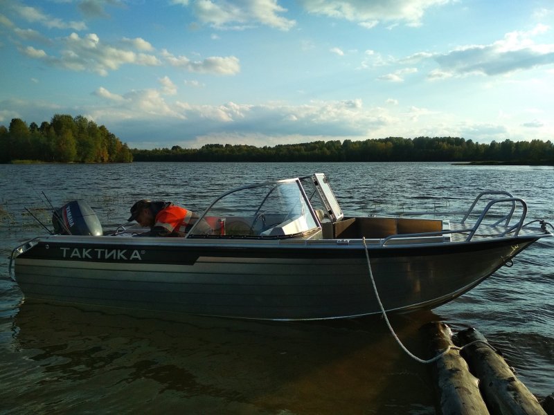 Лодка алюминиевая блик 35
