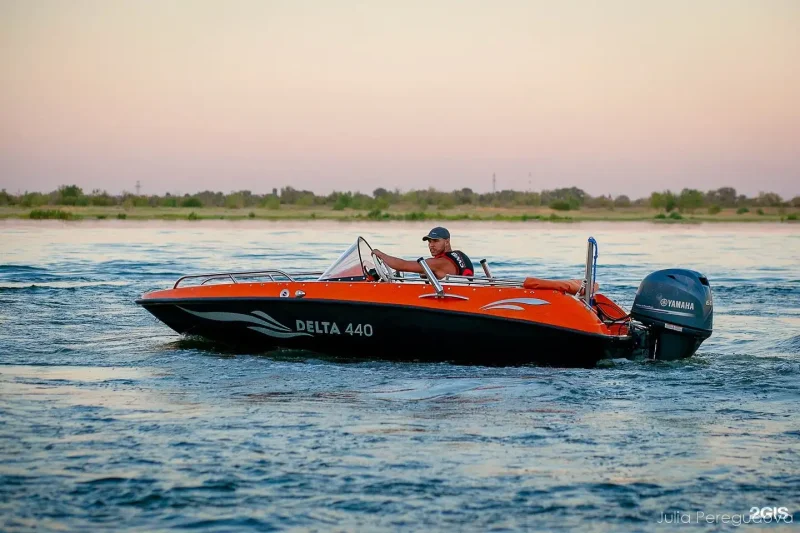 Лодка Delta 440