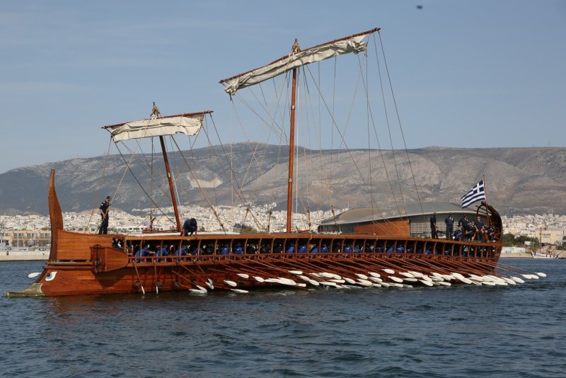 Алюминиевая моторная лодка «Триера 390»