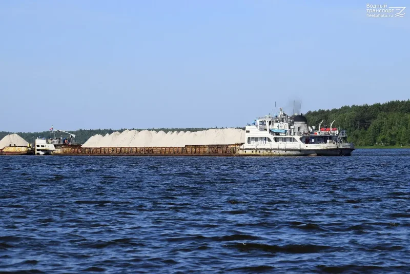 Шаланда самоходная проект 711б