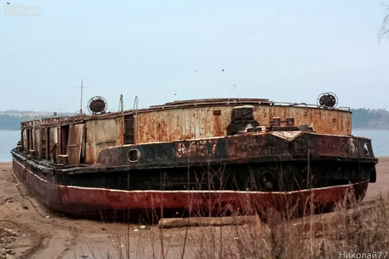 Судно Дунай буксир