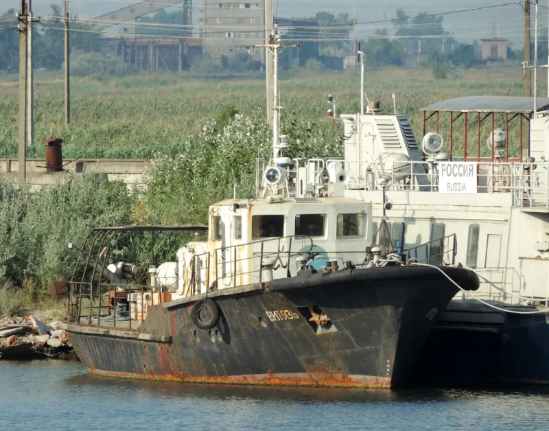 Теплоход Витязь Томск