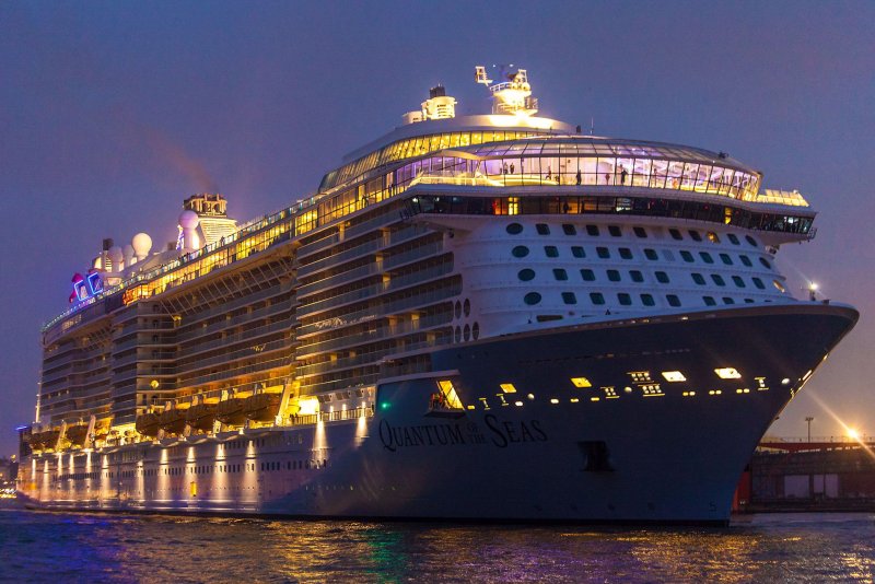 Круизный лайнер Seven Seas Navigator
