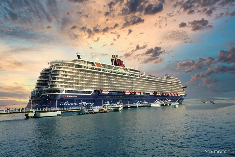 Круизный лайнер Mein Schiff 1