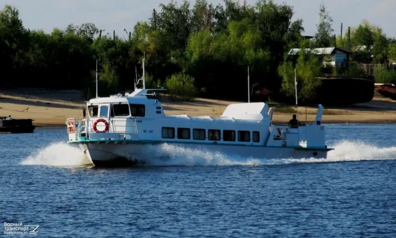Теплоход КС-162