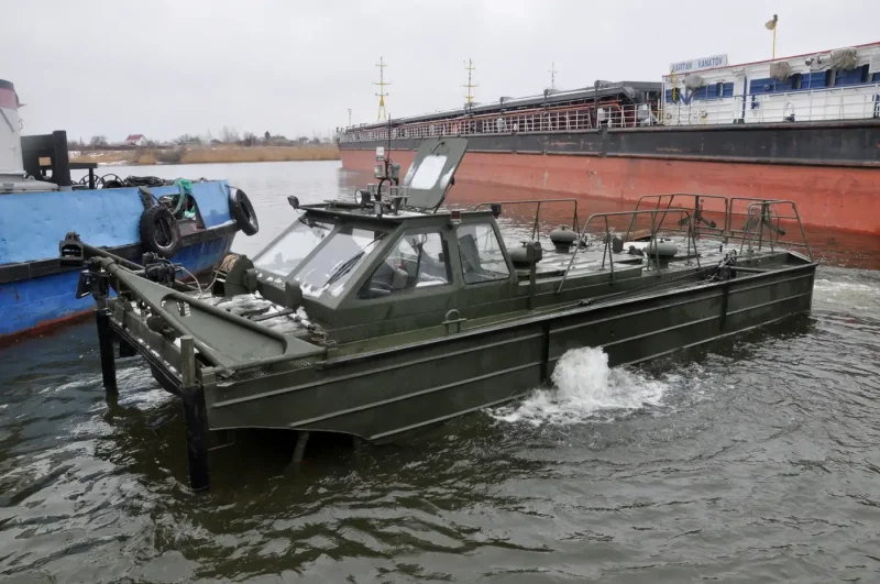 БМК-460 буксирно-моторный катер