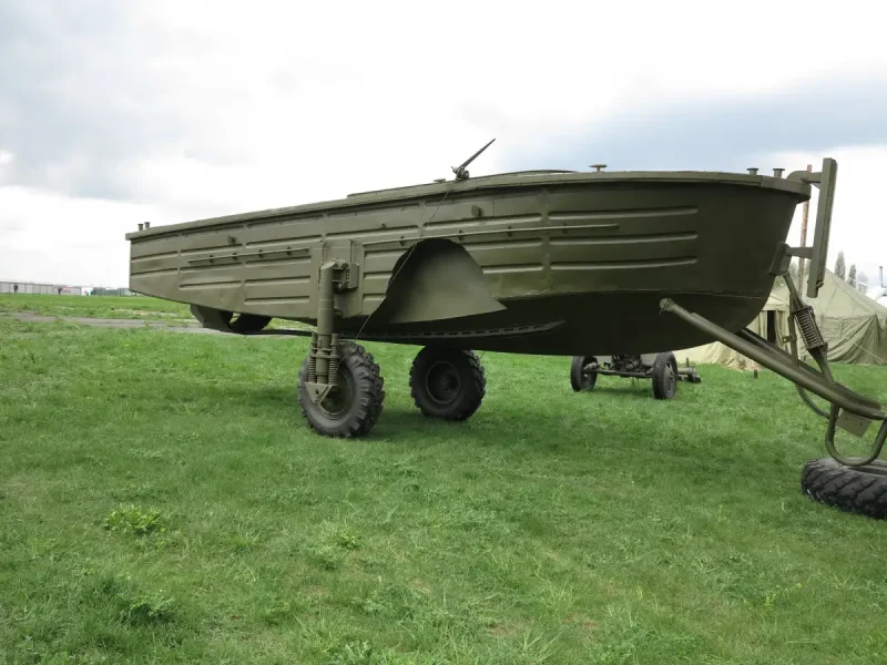 Буксирно-моторный катер БМК-130мл