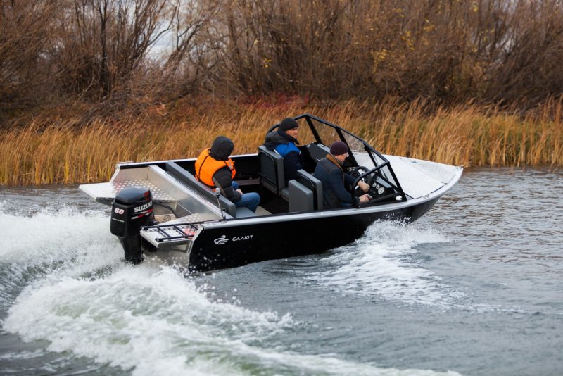 Лодка REALCRAFT 470