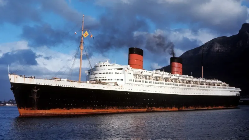RMS Queen Elizabeth корабль