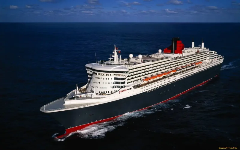 Океанский лайнер Queen Mary 2