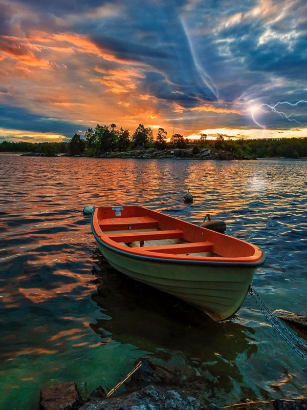 Лодка на воде