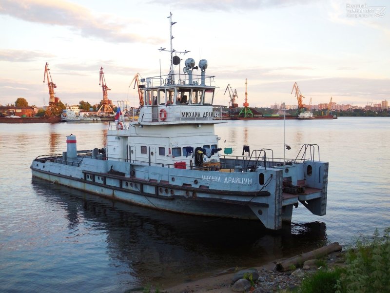 Буксир-толкач РТ-300