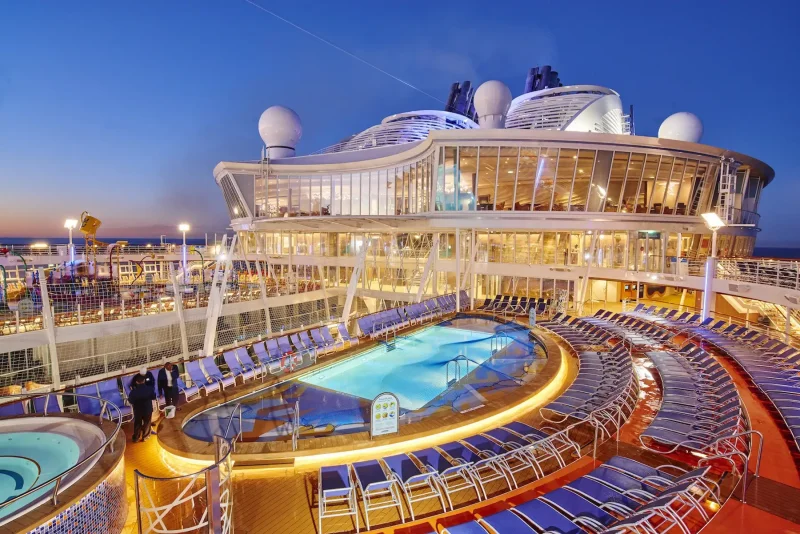 Лайнер «Symphony of the Seas» (симфония морей)