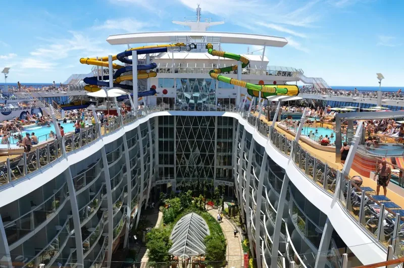 Круизный корабль "Harmony of the Seas"
