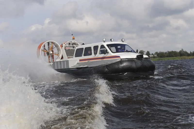 Стеклопластиковая лодка Ладога