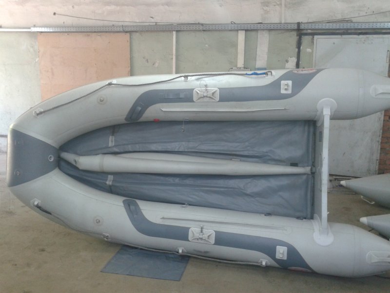 Лодка Badger 330