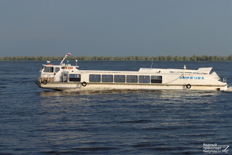 Речной катер Заря