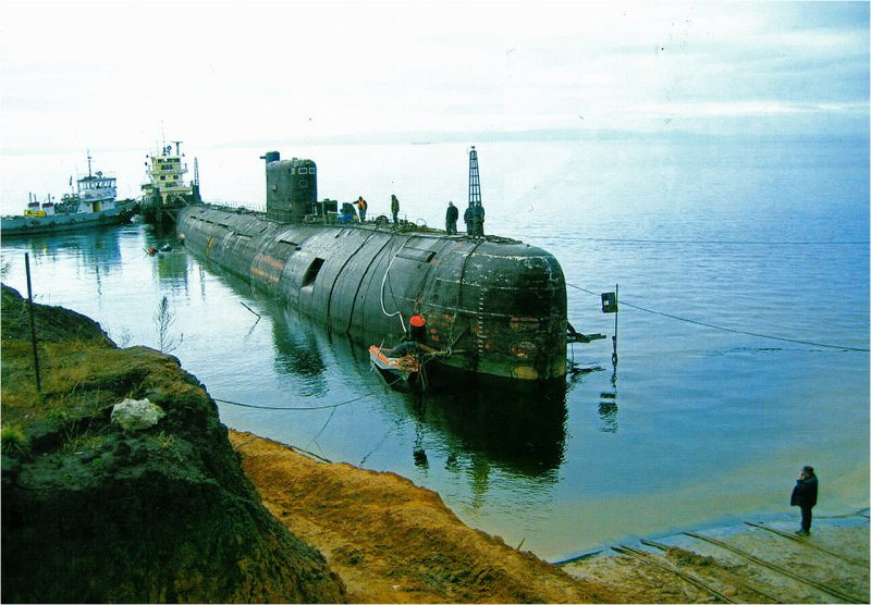 Советская подводная лодка б-307