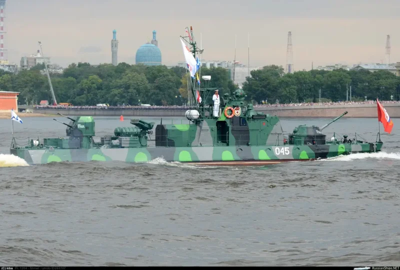 Бронекатер Шмель