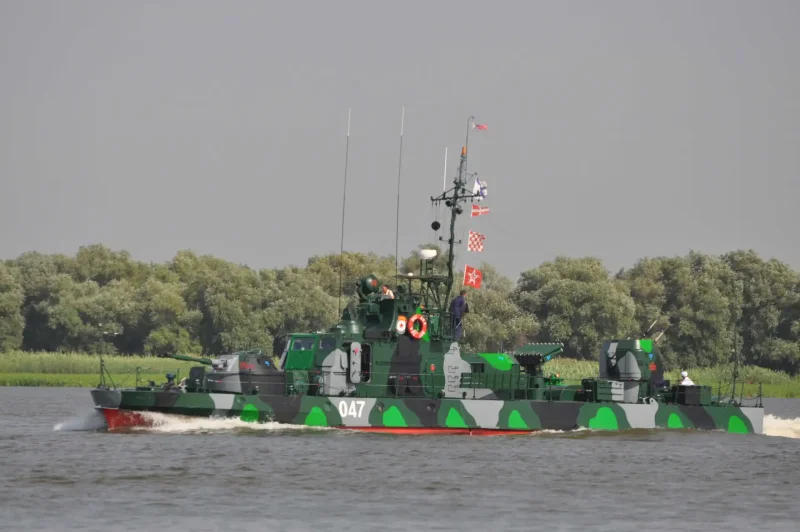 Военный катер Шмель